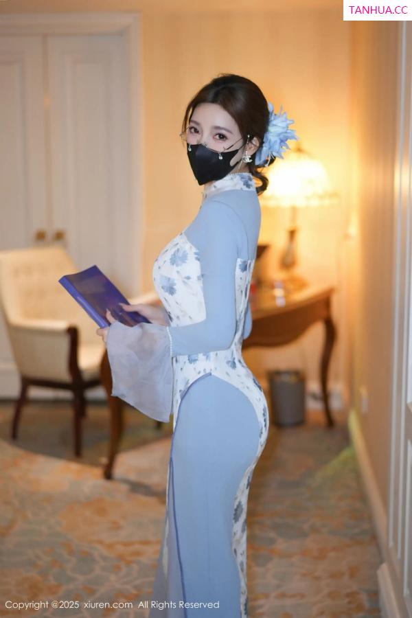 明日花桃桃  [XiuRen]高清写真图 2025.11.26 No.11033 Twins-桃桃 闪亮白丝第3张图片